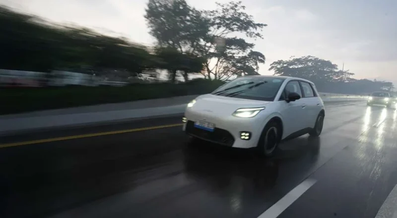 Toyota Agya vs Aion UT: Mobil Mana Paling Hemat Untuk Harian?